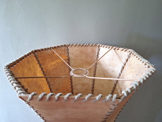 Image 1 of XL Paralume in pelle del Medioevo per lampada da terra, altezza 60 cm