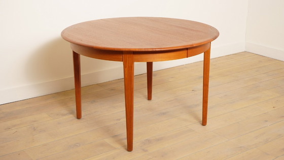 Image 1 of Table à manger extensible vintage ronde