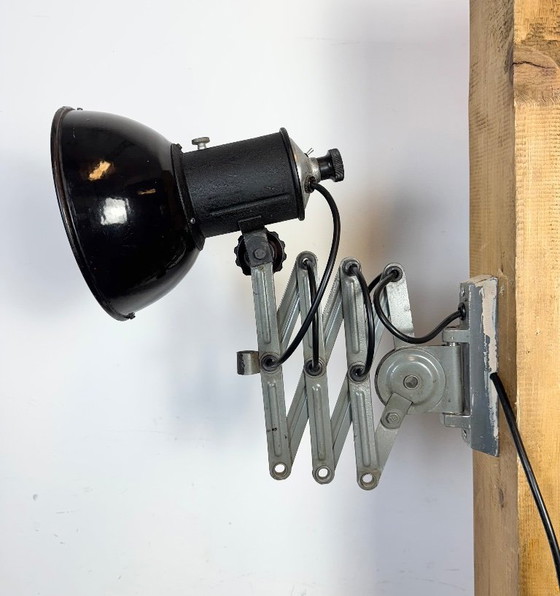 Image 1 of Industriële zwarte geëmailleerde schaarwandlamp, jaren 50