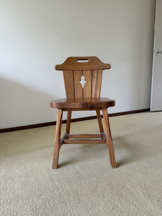 Image 1 of Chaise de salle à manger tyrolienne vintage alpine sculptée en chêne