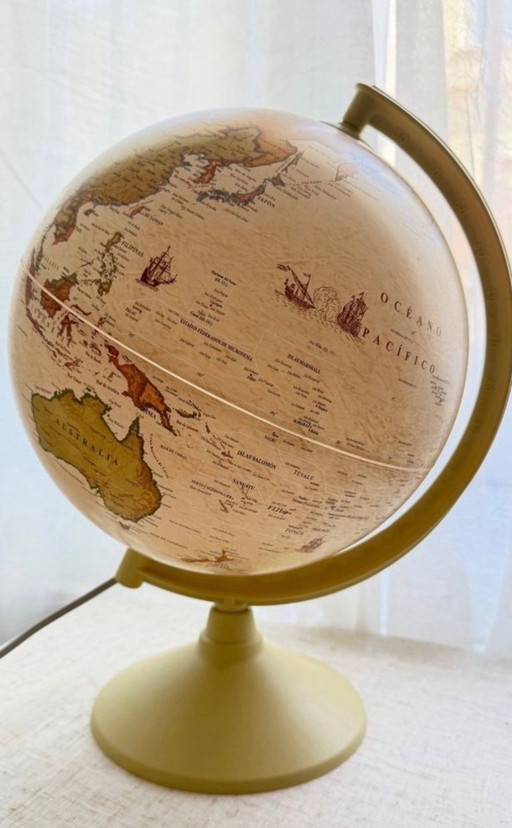 Gürbüz globe lamp