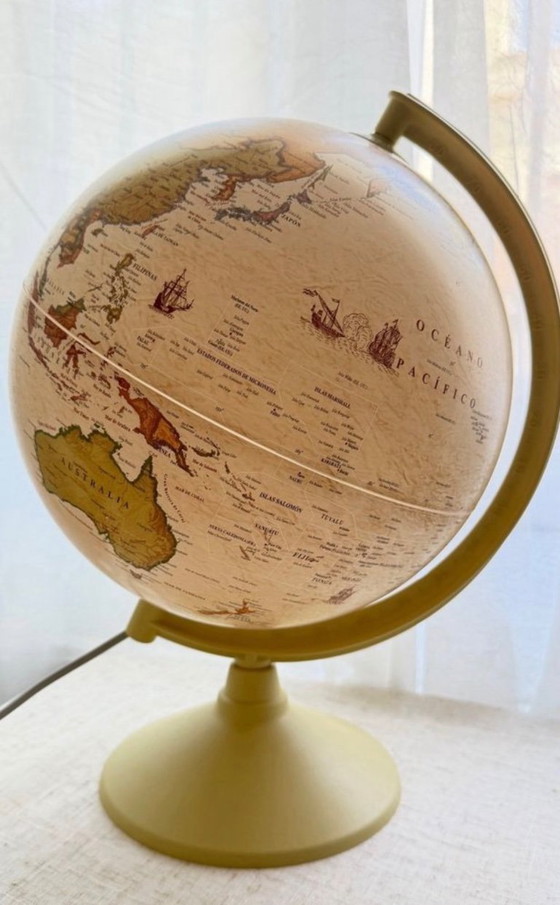 Image 1 of Gürbüz globe lamp