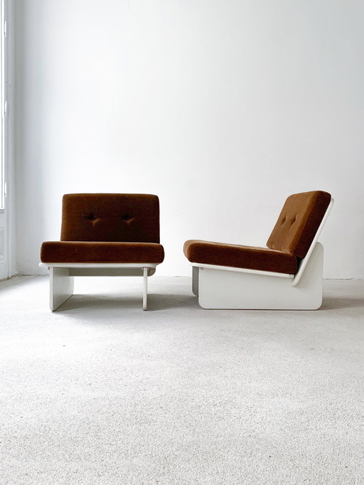 2 loungestoelen uit het ruimtevaarttijdperk met ribfluwelen bekleding uit de jaren 1970