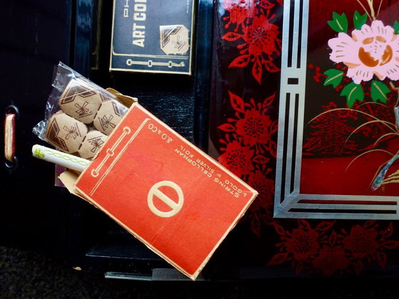 Image 1 of Álbum de fotografías con caja de música - Asia - 1940-1950.