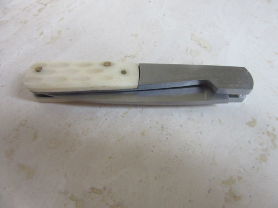 Image 1 of Vendetta Korsisches Taschenmesser, Klappmesser aus A20-Stahl und Knochen, mit Mohrenkopf- und Wildschweinmotiven, Vintage