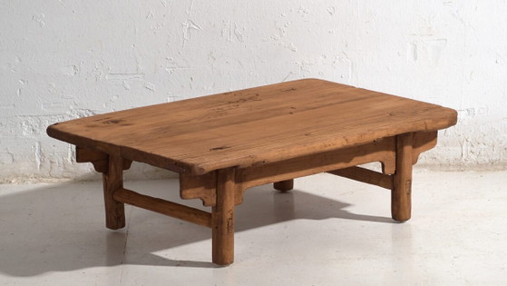 Antieke lage tafel van grenenhout – China, circa 1930 – Salontafels (photo 3 of 40)