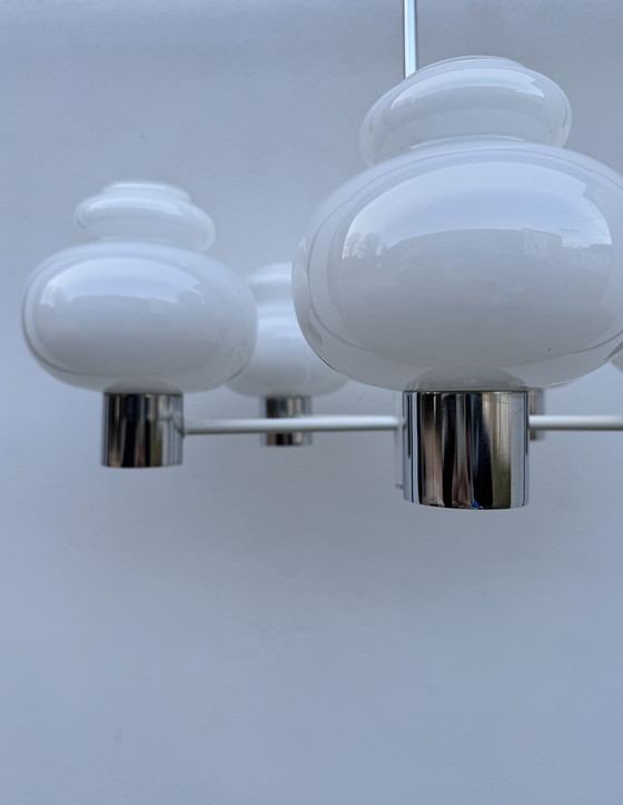 Image 1 of Kronleuchter aus opalisierendem Chrom im Stil des Weltraumzeitalters, 1970er Jahre