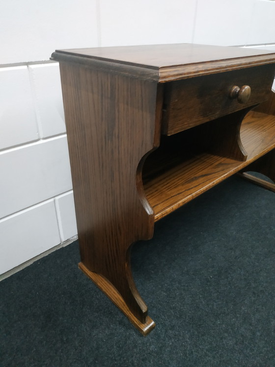 Image 1 of Ancien banc téléphonique en bois Table à plantes avec tiroir