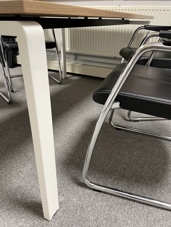 Image 1 of Vergadertafel met 4 Giersbergen stoelen 