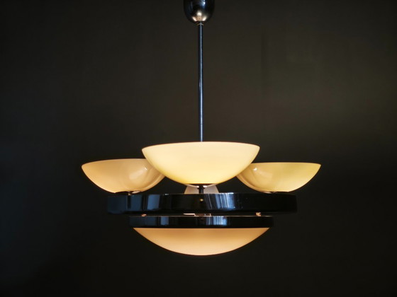 Image 1 of Tsjechische art-deco kroonluchter van opaalglas, jaren 1940
