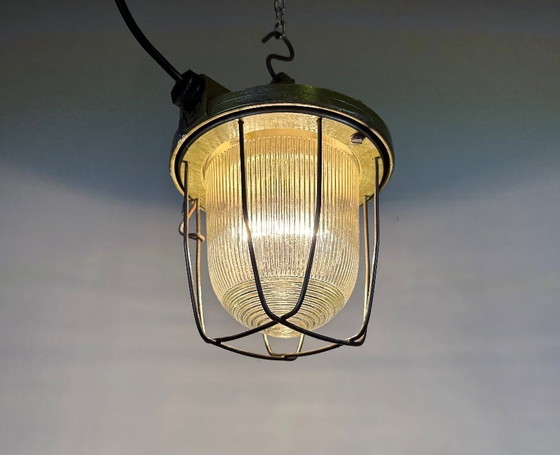 Image 1 of Groene industriële bunkerlamp van Polam Gdansk, jaren 70