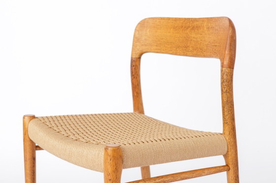 Image 1 of Sedia da pranzo in quercia modello 75 di Niels Otto Møller, metà del secolo scorso, danese, anni '50. Seduta in corda di carta v