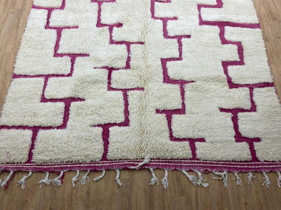 Image 1 of Handgemaakt Marokkaans gedecoreerd tapijt 250 cm x 150 cm