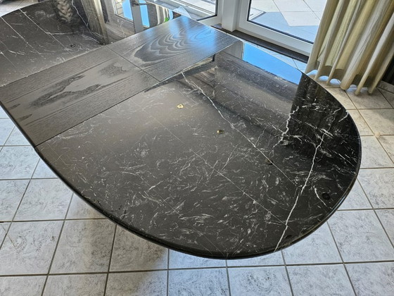 Table de salle à manger en marbre avec plaque centrale papillon, excellent état, vintage des années 80 (photo 5 of 14)