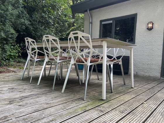 Image 1 of 6 Magis one Chairs + table in white version LP € 3500,-