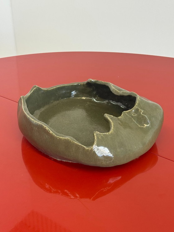 Image 1 of Bol asymétrique vintage en céramique vert olive