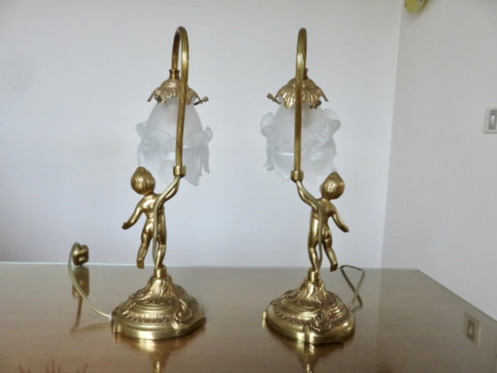 Image 1 of coppia di lampade art nouveau "cherubini" in bronzo e vetro satinato
