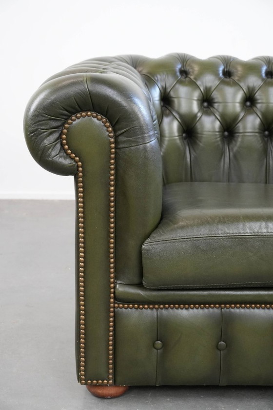 Image 1 of Sillón club Chesterfield de piel de vaca verde de estilo inglés
