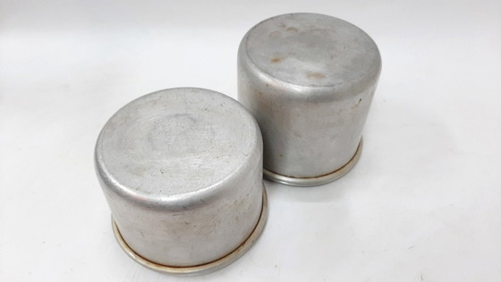 Image 1 of Recipientes de aluminio antiguos para almacenar alimentos
