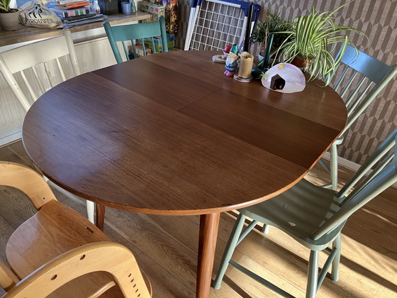 Image 1 of Bellissimo tavolo da pranzo rotondo pieghevole di metà secolo