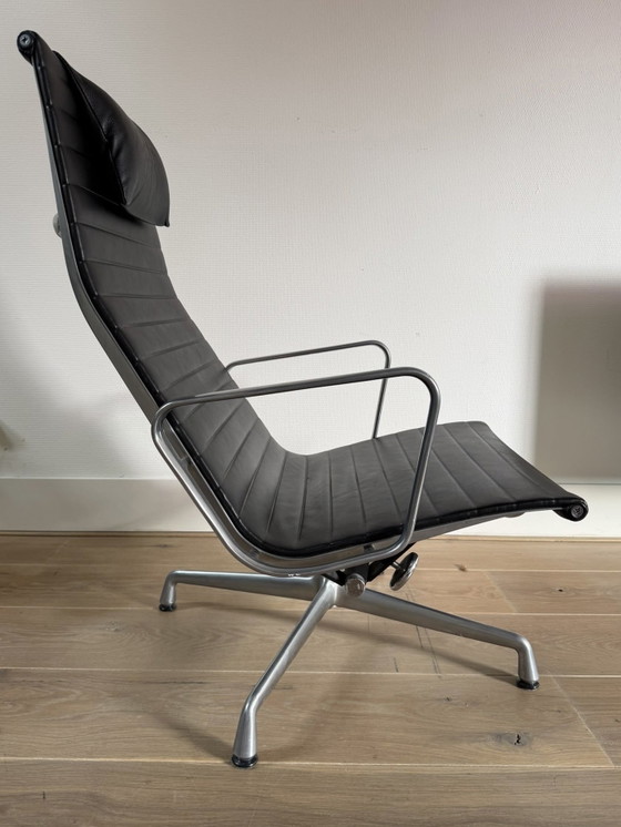 Vitra EA 124 Lounge Black Leather – Armchairs, Aluminium, Metal (photo 3 of 7)