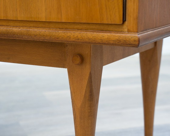 Image 1 of 60er Jahre,Zweitürige Kommode/Sideboard in Nussbaum