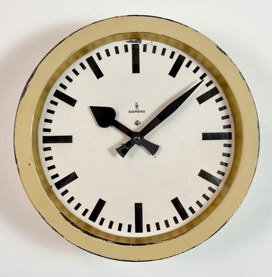 Image 1 of Beige Industriewanduhr von Siemens, 1950er Jahre