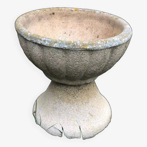 Jardinera redonda sobre soporte