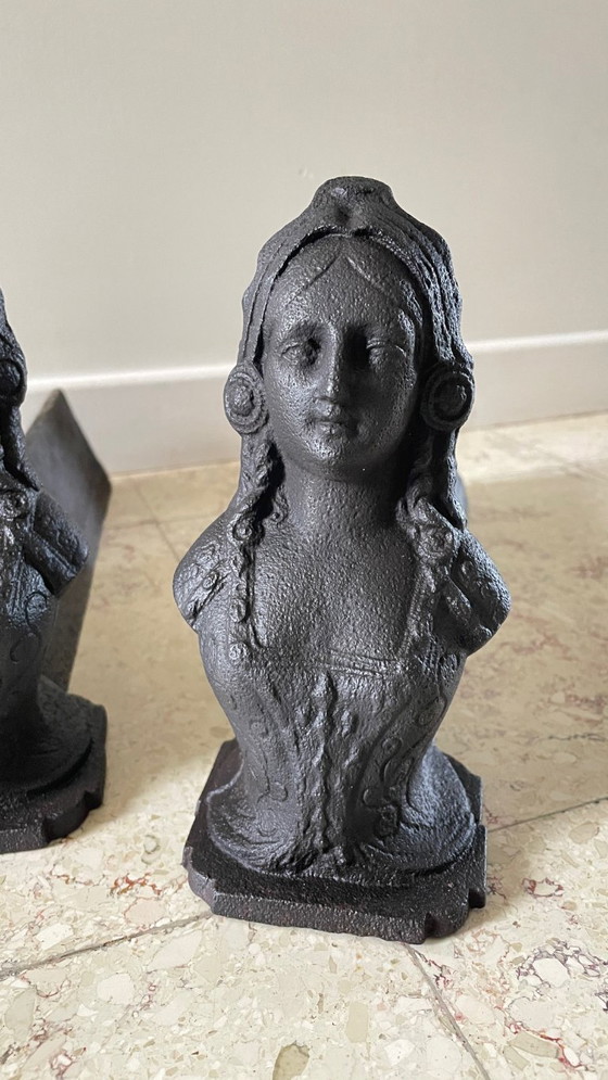 Image 1 of Perros de bomberos de hierro fundido antiguos para apartamentos