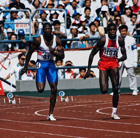 Origineel / Gesigneerd / Iconische Foto / 100m Finale Seoul 1988 / Cult Kunstfoto / Gesigneerd – Giclée Prints (photo 4 of 6)