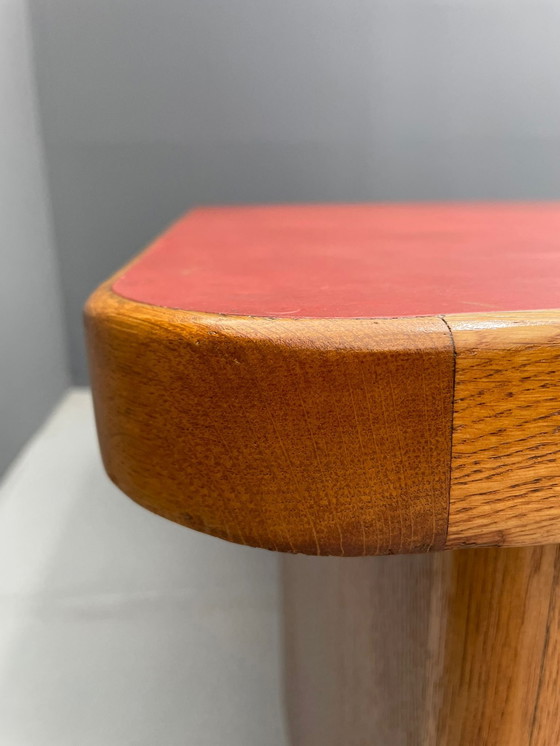 Image 1 of Bureau Bauhaus en noyer avec plateau rouge - Vintage Mid Century Design
