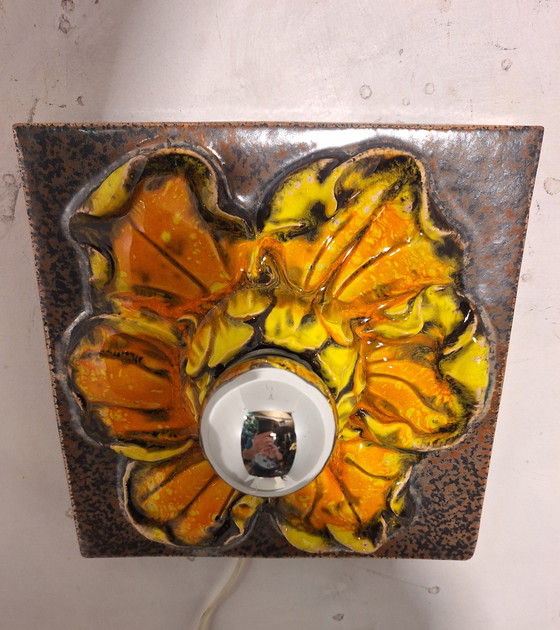 Image 1 of Keramiek bloemen muurlamp 1960