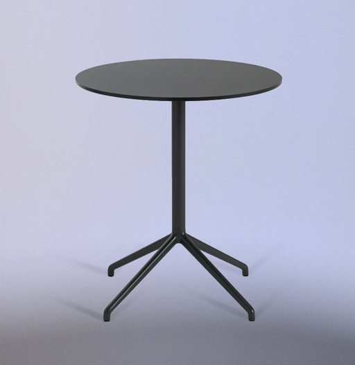 Table d'appoint ronde MUUTO État : Très bon (modèle d'exposition)