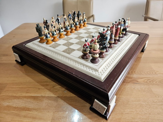 Raj Verzamel schaakspellen van Franklin Mint Porselein, jaren 70, Set van 33 – Decoratieve objecten (photo 14 of 19)