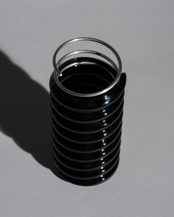 Image 1 of Duo de vases d'artiste en porcelaine blanche et noire « Rigoletto » de Rosenthal Spiral, par Ron Arad