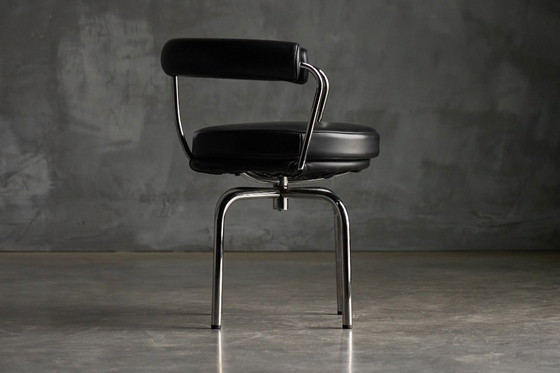 Image 1 of LC7 Stühle von Charlotte Perriand, Le Corbusier und Pierre Jeanneret für Cassina, Italien, 1980er Jahre