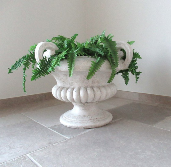 Image 1 of Paolo Marioni Classic Collection pot / table