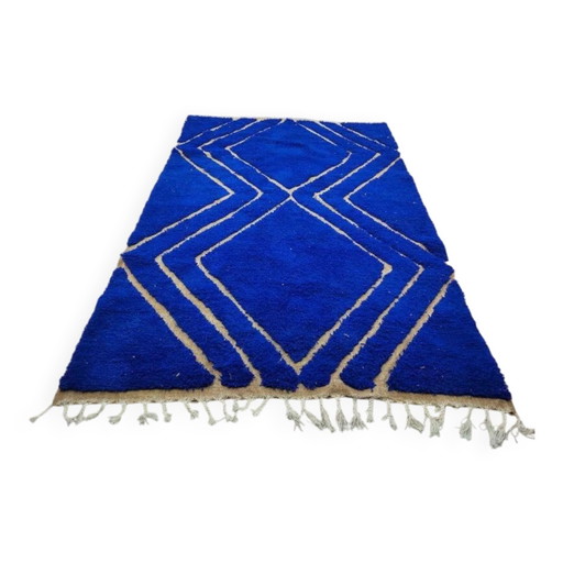 Handgefertigter blau dekorierter Teppich 250cm x 200cm