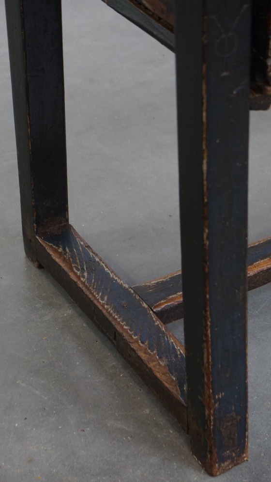 Image 1 of Mesa auxiliar española antigua de finales del siglo XVIII con cajón.