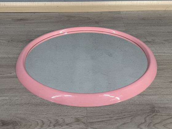 Image 1 of Miroir ovale à rosace des années 1970 - le charme à l'état pur !