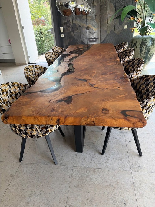 Kauri tafel van unieke origine!! Op stalen voet ! Ook met stoelen te koop – eettafels, Wood, Polyester