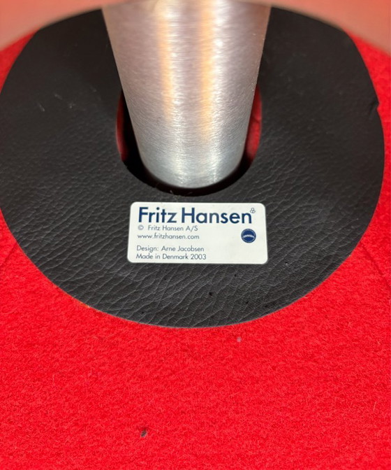 Image 1 of Fritz Hansen Egg Lounge Chair Arne Jacobsen Fabric - Rojo - Silla, Sillón de diseño