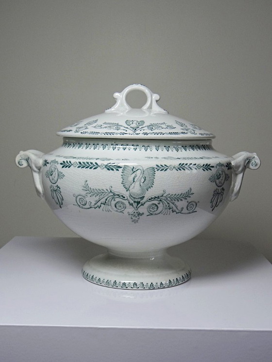 Image 1 of Large antique K&G Lunéville Compiègne pattern ironstone tureen