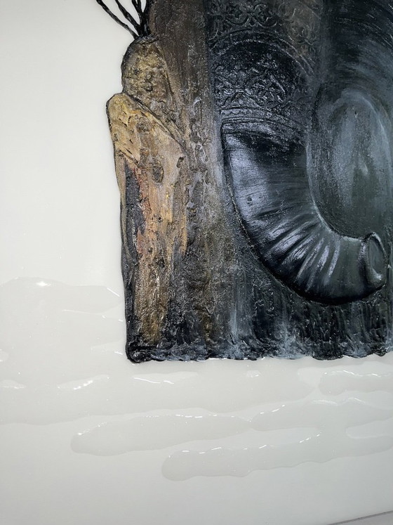 Image 1 of Olifant van de Vrede