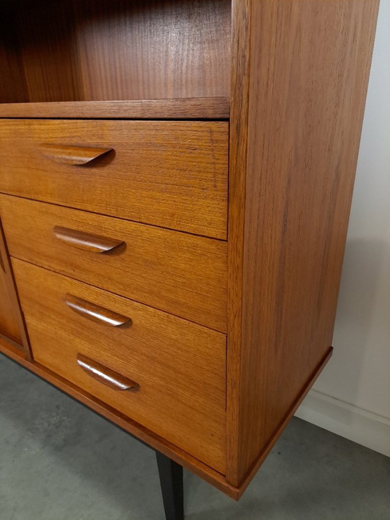 Image 1 of Armario de pared de teca con cajones, barra y patas negras