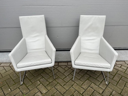 2X Fauteuils Label Don en cuir gris clair