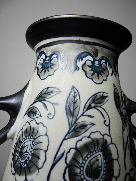 Image 1 of Antique Art Deco vase, 1920-40, in fine stoneware, Art Nouveau style & chinoiserie decoration