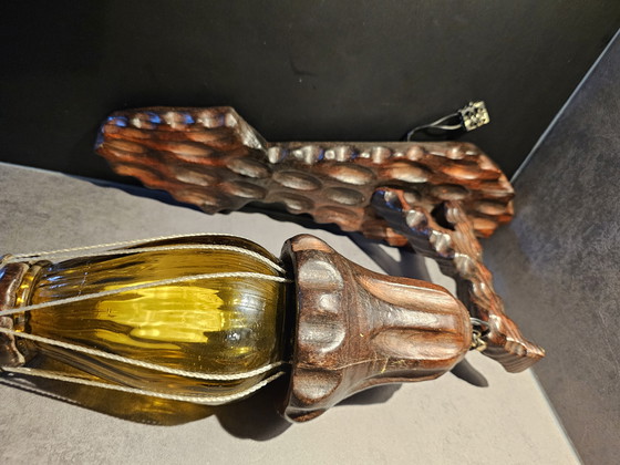 Image 1 of Lampade da parete spagnole vintage in legno, con vetro ambrato
