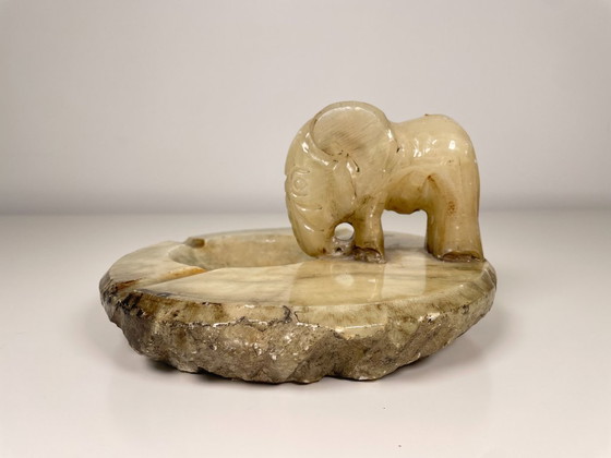 Image 1 of Posacenere Elefante in alabastro intagliato a mano Albasten Olifantenasbak