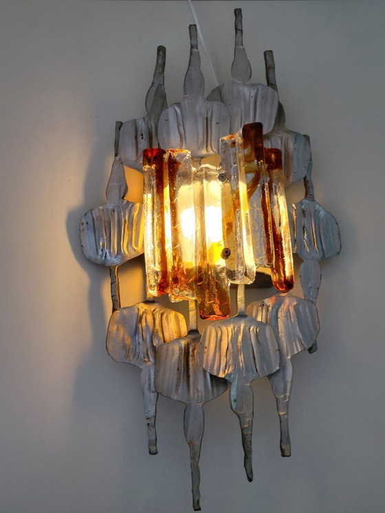 Image 1 of Brutalistische wandlamp met amberkleurig handgevormd glas